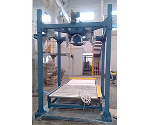 上海清浥環(huán)?？萍加邢薰?干化污泥專用大袋包裝機(jī)